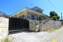 Moradia T3 com garagem, jardim e piscina coberta - Figueiró dos Vinhos, Leiria