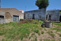 Casas antigas para restaurar com 800 m2 de terreno - A dos Negros - Óbidos